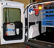 02_Da Syncro in Svizzera accessori per furgone per illuminazione e pulizia su Opel Combo.jpg